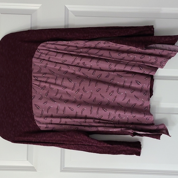 Mixed media top. - Picture 3 of 6